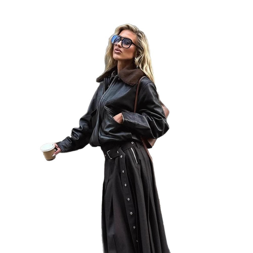 Damen Kurz geschnittene Lederoptik‑Fliegerjacke mit Teddykragen und tailliertem Rippbund Nord Taschen