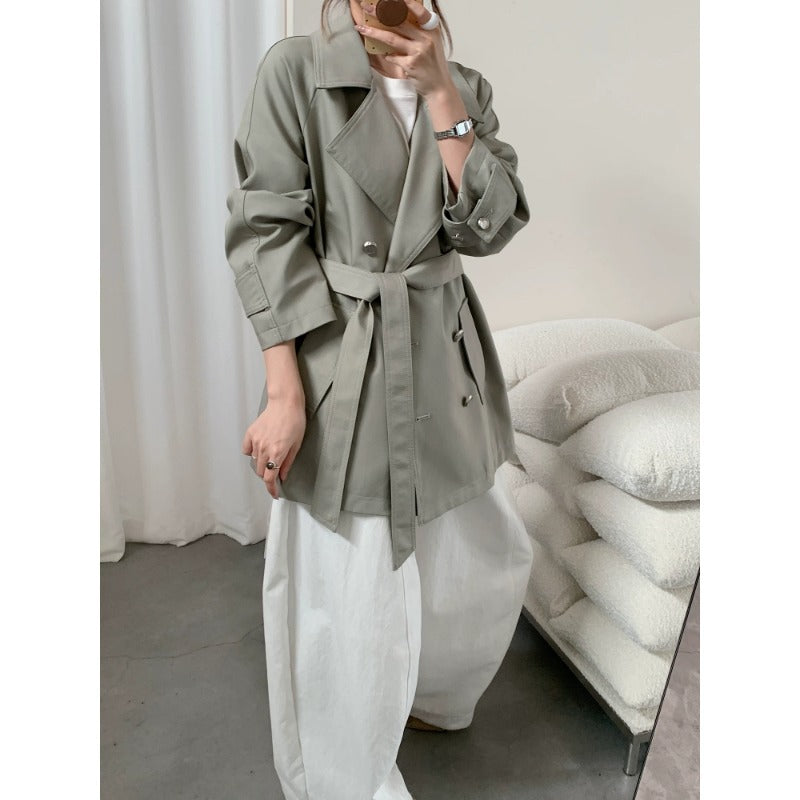Damen Kurztrench mit weitem Schnitt, doppelreihigem Verschluss und Bindegürtel Nord Taschen