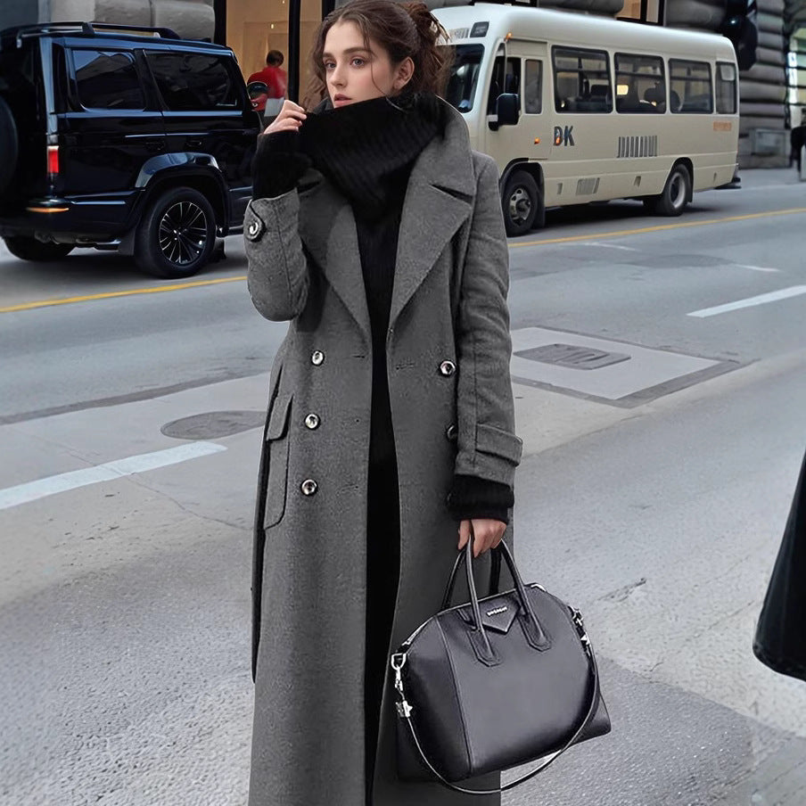 Damen Langer Doppelreihiger Wollmix-Mantel mit markantem Revers und Pattentaschen Nord Taschen
