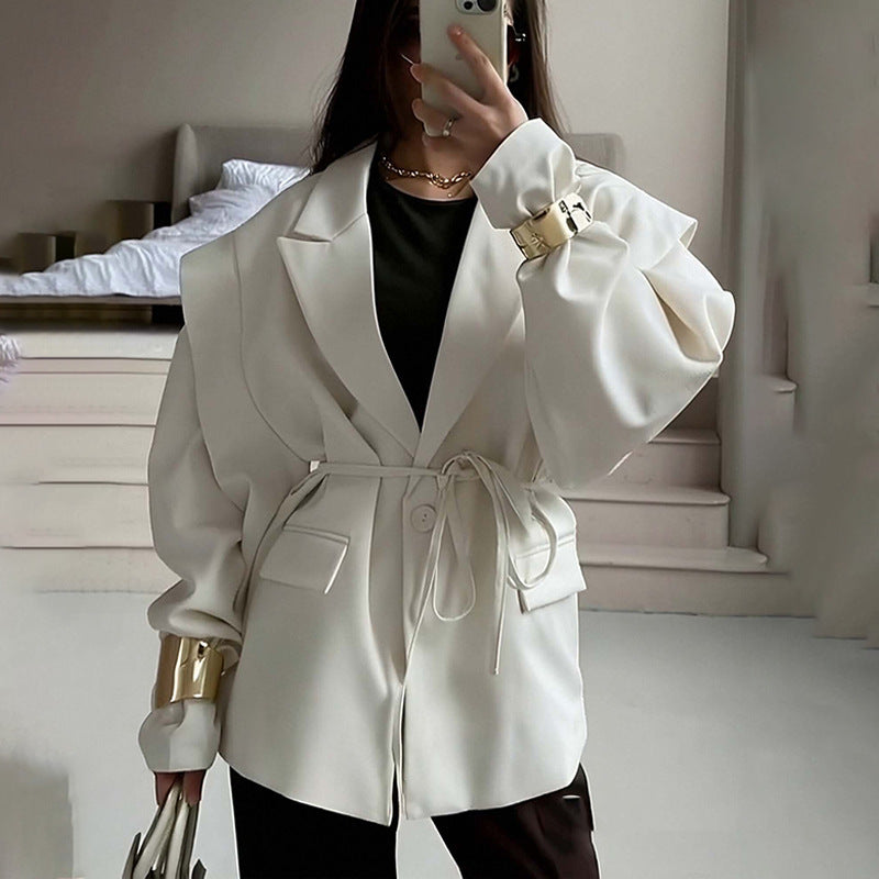 Damen Taillierter Wickelblazer mit Schulterpolstern und Bindegürtel Nord Taschen