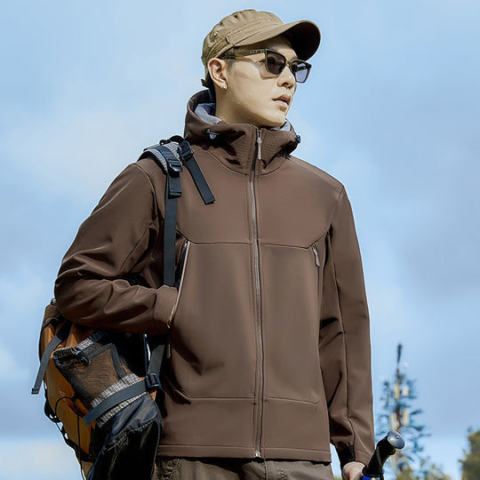Herren Softshell-Funktionsjacke mit hohem Thermokragen, Kapuze und wasserabweisenden Reißverschlüssen Nord Taschen