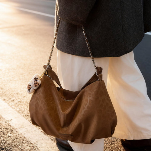 Damen eleganter Hobo-Bag aus strukturiertem Kunstleder mit abnehmbarem Anhänger Nord Taschen