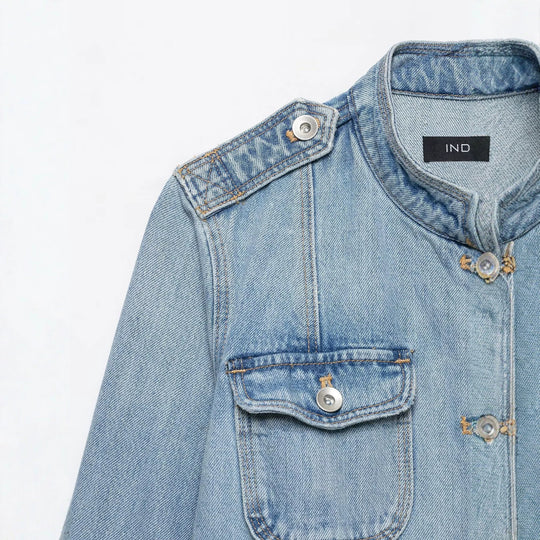 Damen Boxy-Denimjacke im Safari‑Look mit Stehkragen und vier aufgesetzten Taschen Nord Taschen