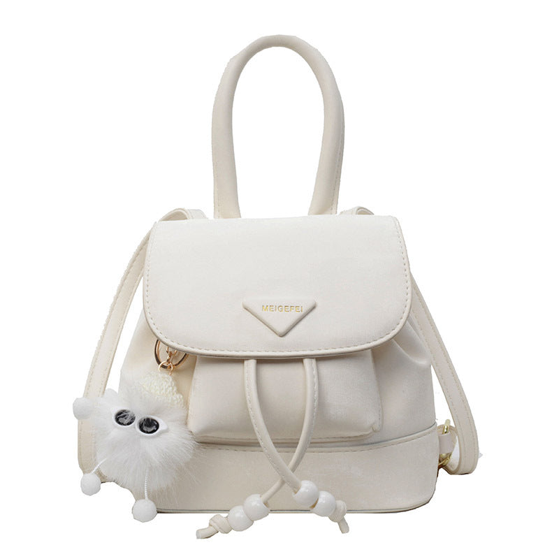 Damen Mini-Rucksack mit verspieltem Design und Plüschanhänger Nord Taschen