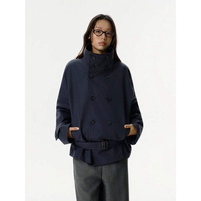 Damen Kurzjacke im Trenchstil mit doppeltreihiger Knopfleiste Taillengürtel und Stehkragen Nord Taschen