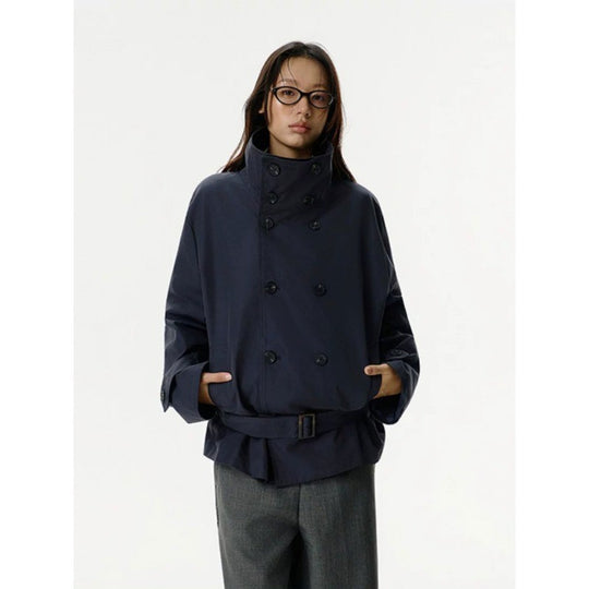 Damen Kurzjacke im Trenchstil mit doppeltreihiger Knopfleiste Taillengürtel und Stehkragen Nord Taschen