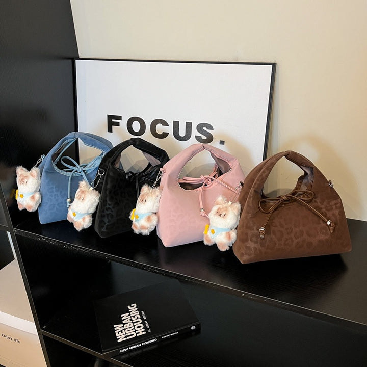 Damen stilvolle Hobo-Tasche mit tierischem Anhänger Nord Taschen