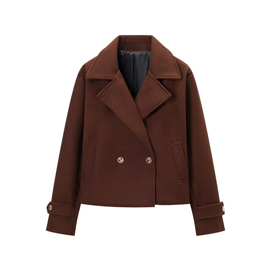 Damen Kurzer Doppelreihiger Wollmix-Kurzmantel mit großem Revers, Krempelmanschetten und Pattentaschen Nord Taschen