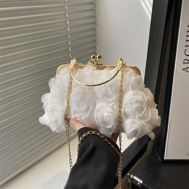 Damen Clutch mit floralen Applikationen und elegantem Kettenverschluss Nord Taschen