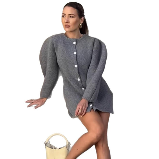 Damen Strick-Minikleid-Cardigan mit voluminösen Ballonärmeln und Zierknopfleiste Nord Taschen