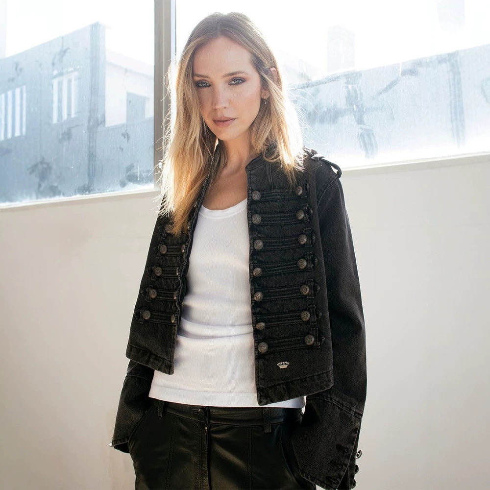 Damen Kurz-Jeansjacke mit Paradeborte und Zierknopfleiste Nord Taschen