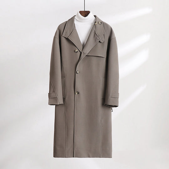 Herren Langgeschnittener Minimalistischer Trenchcoat mit Schalkragen und verstellbaren Ärmelriemen Nord Taschen