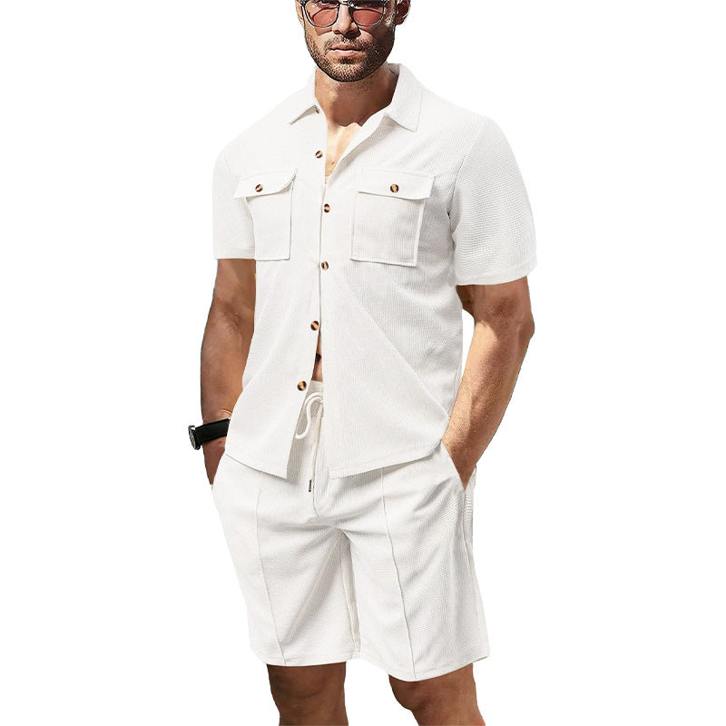 Herren nan modernes Kurzarm-Hemden-Set im Resortstil mit aufgesetzten Pattentaschen, offenem Reverskragen und Kordelzug-Bermuda aus Strukturjersey