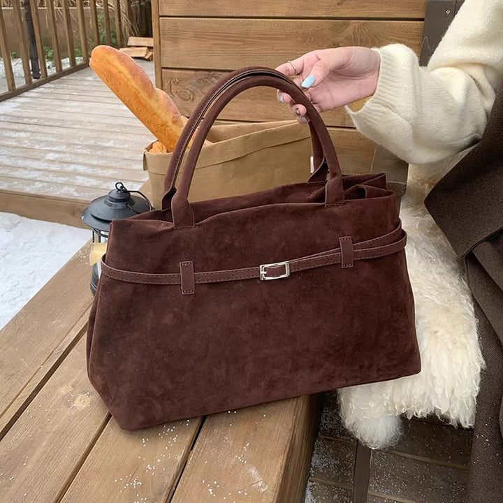 Damen Schultertasche mit elegantem Wildlederbezug und dekorativem Gürtel Nord Taschen