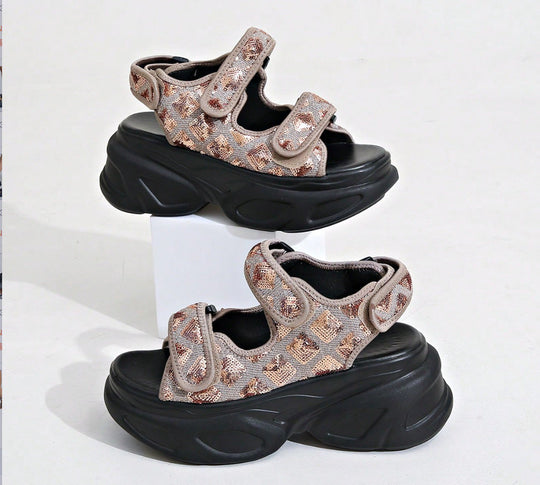 Damen Plateau-Sandalen mit verziertem Riemen und komfortabler Sohle Nord Taschen