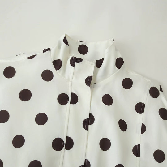 Damen Gepunktete Windbreaker-Blousonjacke mit Stehkragen, verdecktem Reißverschluss und Kordelzugsaum Nord Taschen