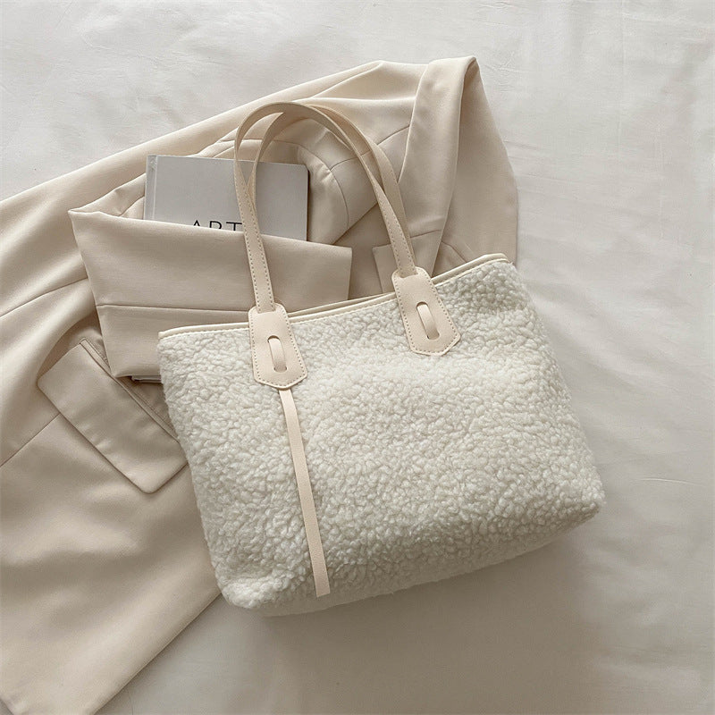 Damen modische Tragetasche aus samtigem Material mit elegantem Design Nord Taschen