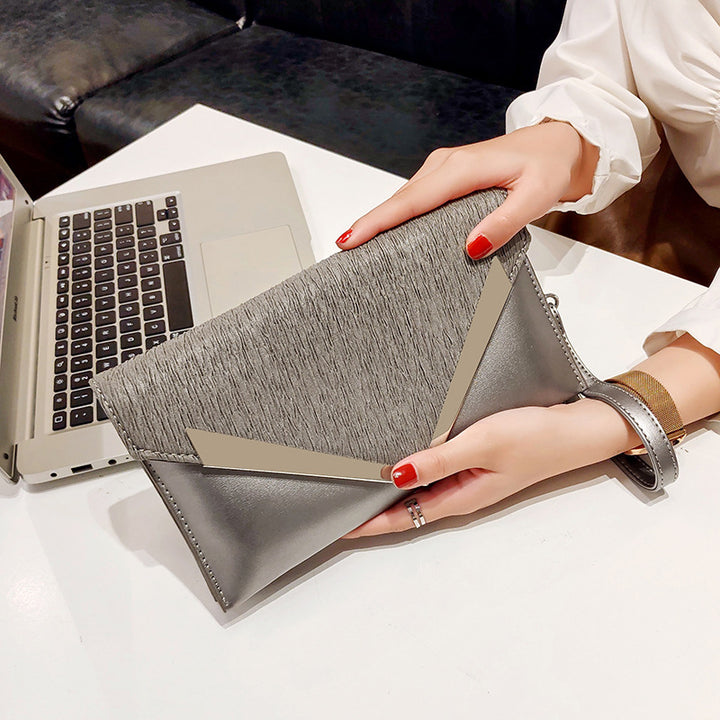 Damen Clutch mit modernem Design und stilvollen Akzenten Nord Taschen