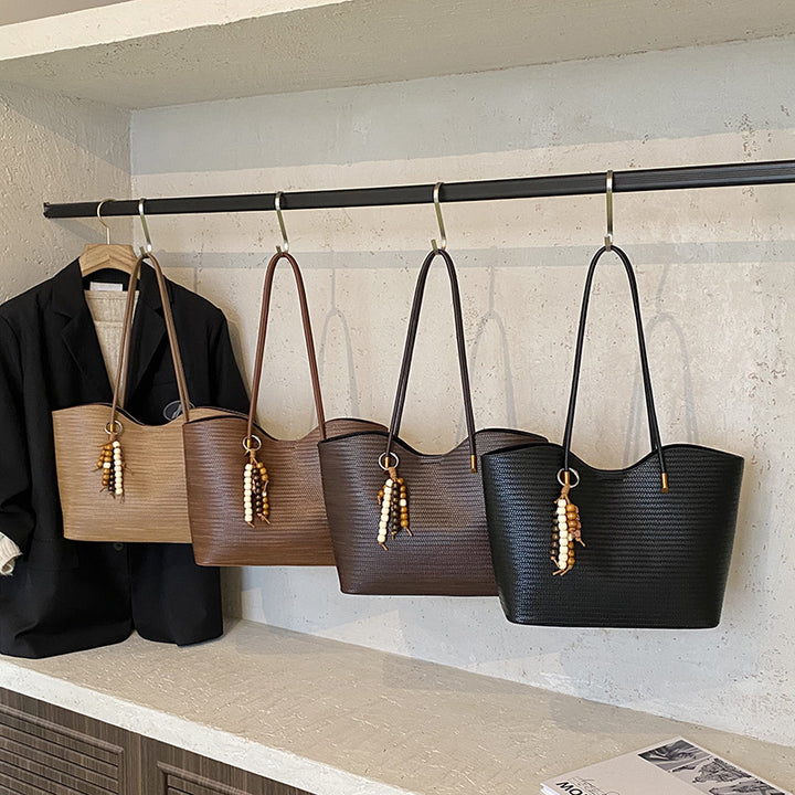 Damen moderne Shopper-Tasche mit originellem Anhänger Nord Taschen