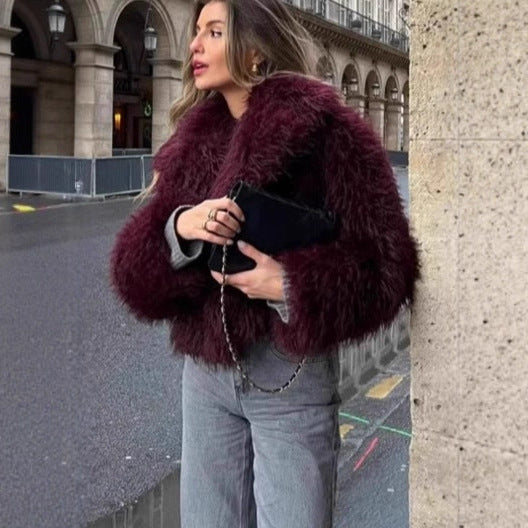 Damen Kurzjacke im Cropped‑Schnitt aus fluffigem Hochflor‑Faux‑Fur mit tiefem Schalkragen Nord Taschen