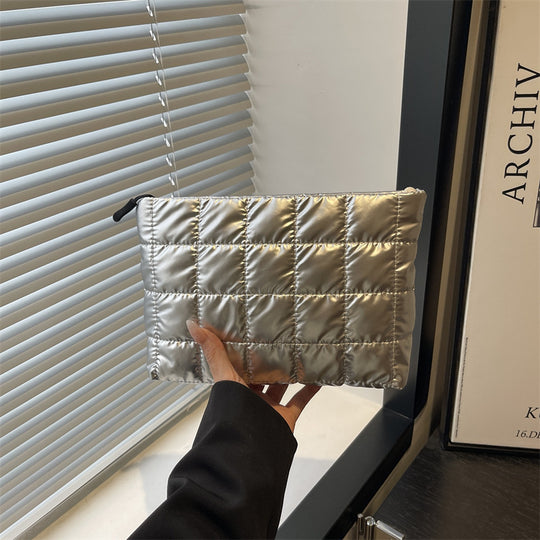 Damen elegante Clutch im modernen Steppmuster Nord Taschen