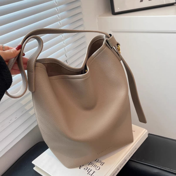 Damen Hobo-Tasche mit abnehmbarem Innenbeutel und modernem Design Nord Taschen