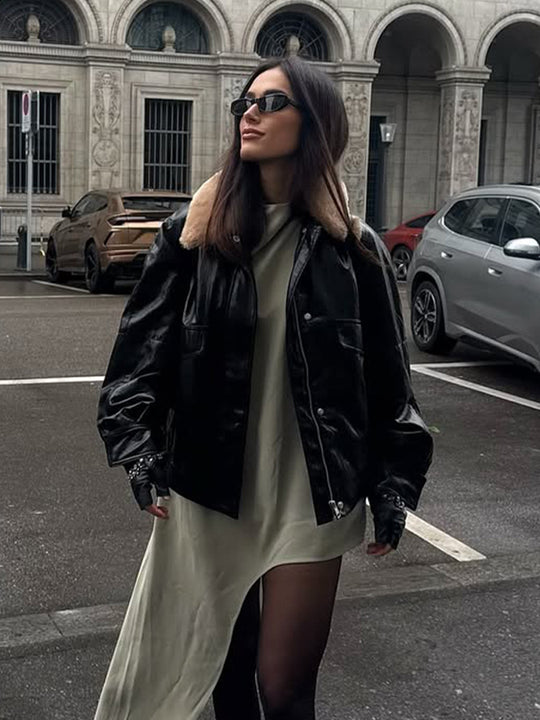 Damen Glänzende Oversize Lederimitat-Bomberjacke mit voluminösem Kunstfellkragen Nord Taschen
