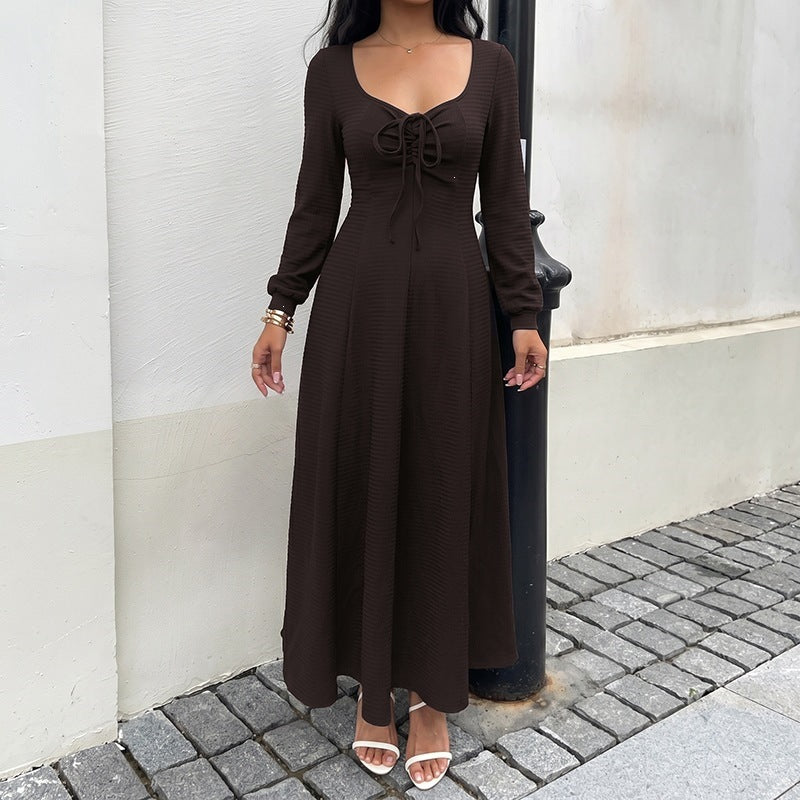 Damen Midikleid aus geripptem Feinstrick mit Schnür-Dekolleté, taillierter A-Linie und langem Arm Nord Taschen