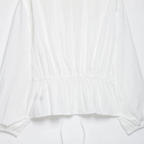 Damen Romantische Baumwoll‑Rüschenbluse mit Highneck, Kordelzugtaillierung und Volant‑Saum Nord Taschen