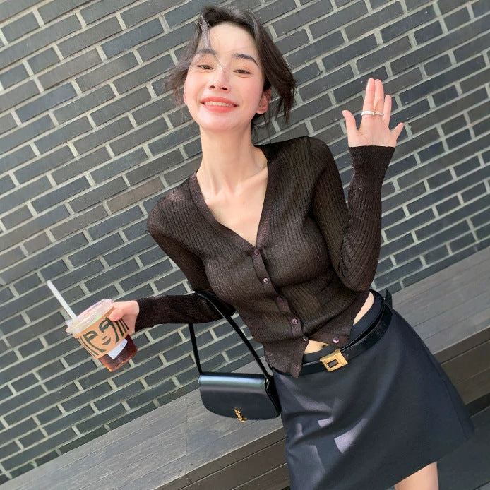 Damen Feinstrick-Cropped-Cardigan mit Rippenstruktur und V-Ausschnitt Nord Taschen