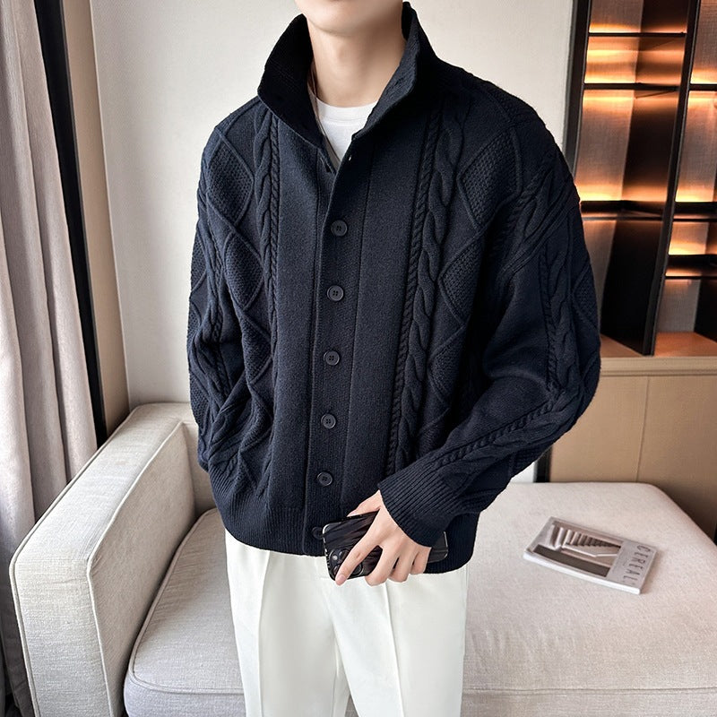 Herren Zopfmuster-Cardigan mit hohem Kragen, grober Strickoptik und durchgehender Knopfleiste Nord Taschen