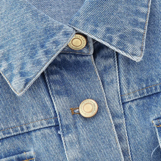 Damen Kurze Denim-Jacke mit Metallic-Finish und aufgesetzten Brusttaschen Nord Taschen