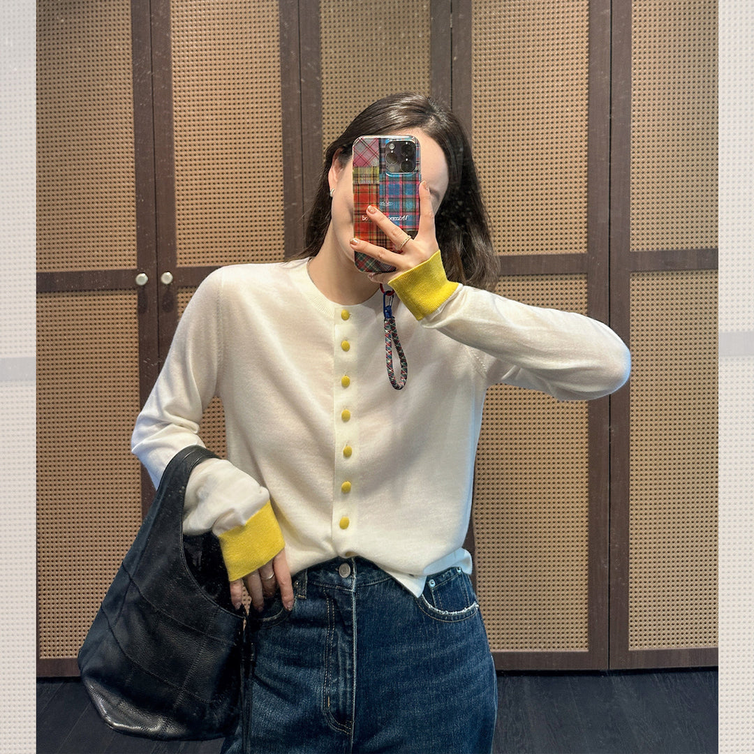 Damen Weicher Feinstrick-Cardigan mit Kontrastknöpfen und Daumenlochbündchen Nord Taschen