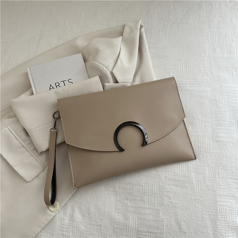 Damen elegante Clutch-Tasche mit künstlerischem Metallverschluss Nord Taschen