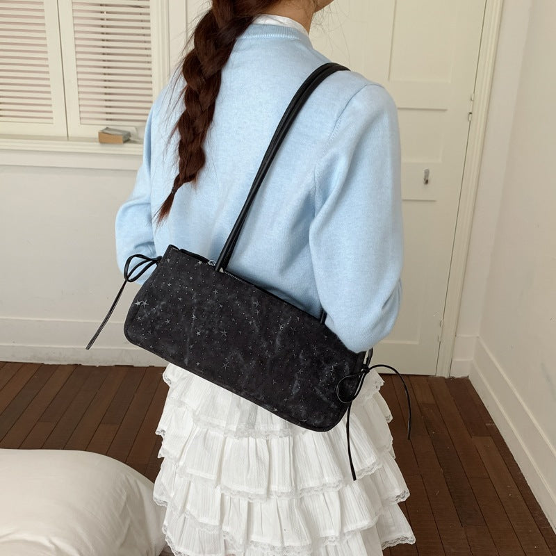 Damen Hobo-Tasche mit süßem Plüsch-Hängetier und einzigartigem Sternenmuster Nord Taschen