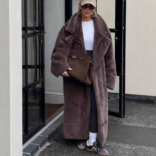 Damen Oversize Kunstfell-Maximantel mit weitem Revers Nord Taschen