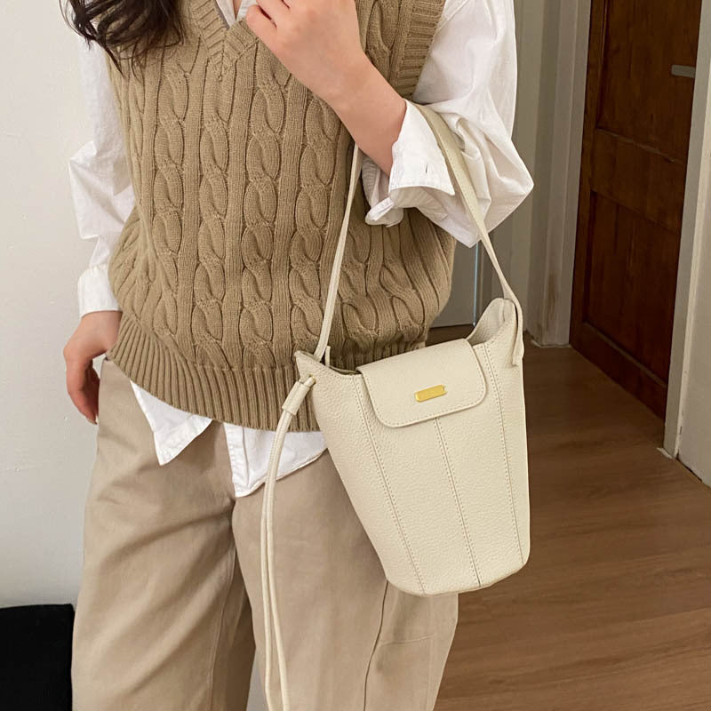 Damen Beuteltasche mit modernem Kordelzug und edlem Design Nord Taschen