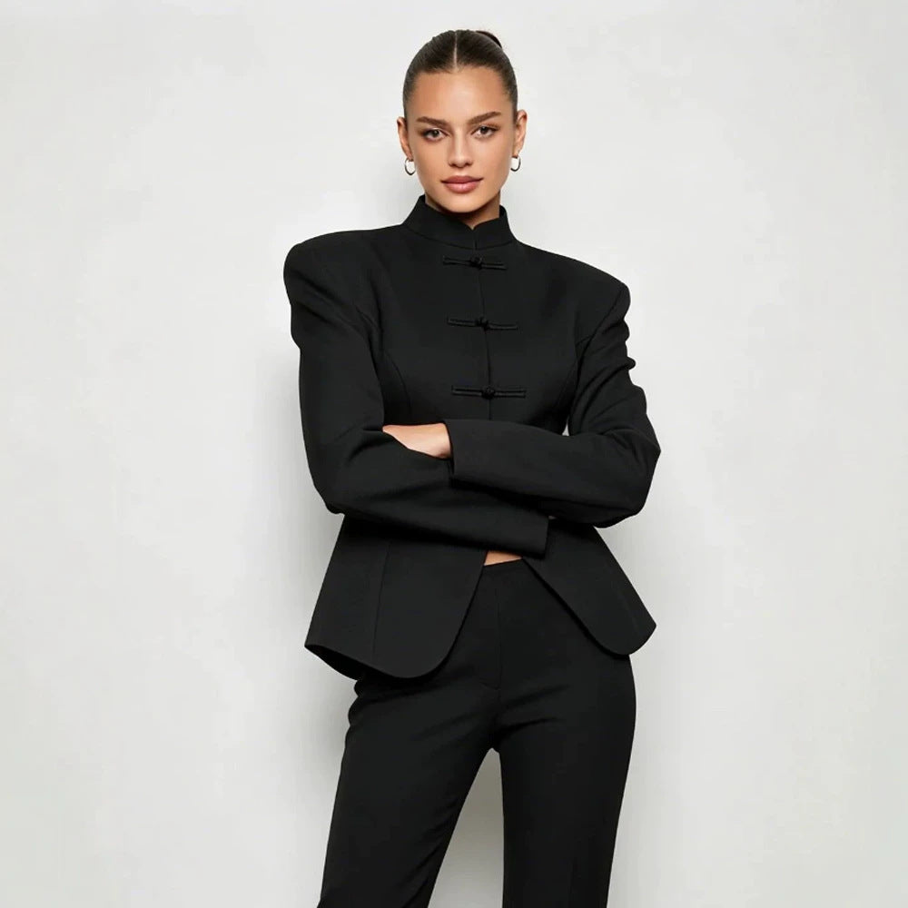 Damen Sculpted‑Blazer mit Stehkragen, dekorativen Knotenverschlüssen und taillierter Silhouette Nord Taschen