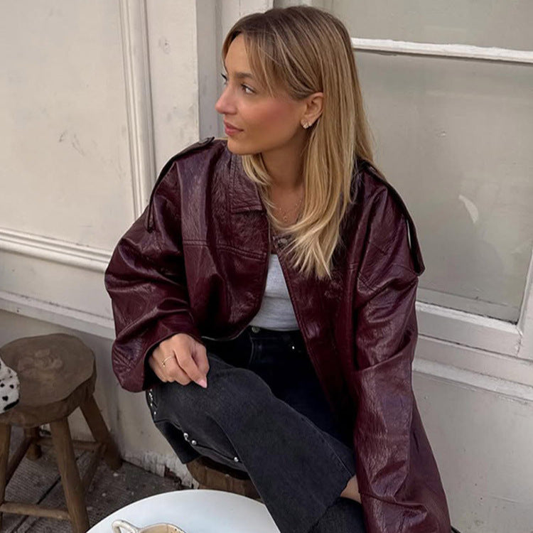 Damen Kurzblouson in glänzender Lackoptik mit Boxy‑Silhouette und überschnittenen Schultern Nord Taschen