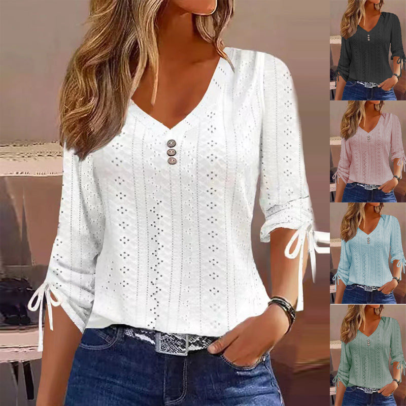 Damen Lochstrick-Bluse mit V-Ausschnitt, Zierknopfleiste und Bindärmeln Nord Taschen