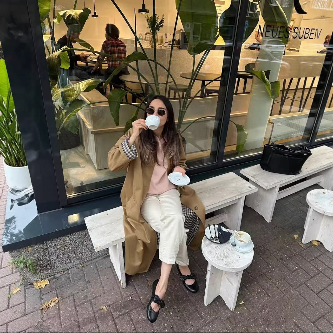 Damen Langer minimalistischer Trenchcoat mit weitem Kragen und gerader Silhouette Nord Taschen
