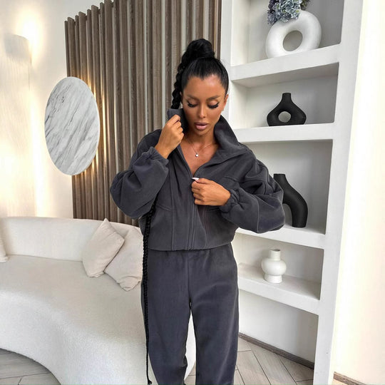 Damen kurzes Reißverschluss-Hoodie mit elastischem Bund und schmal zulaufender High-Waist-Jogginghose aus schwerem French-Terry Nord Taschen