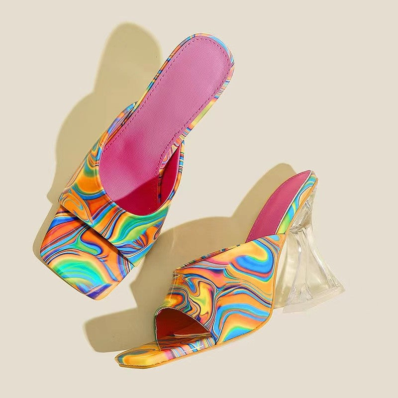 Damen Modische Plateau-Sandalen mit einer eleganten Marmor-Optik und komfortablem Fußbett