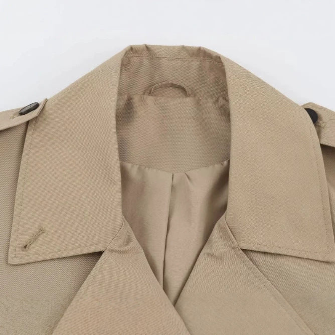 Damen Kurzblouson im Trenchstil mit Boxy‑Silhouette und zweireihiger Knopfleiste Nord Taschen
