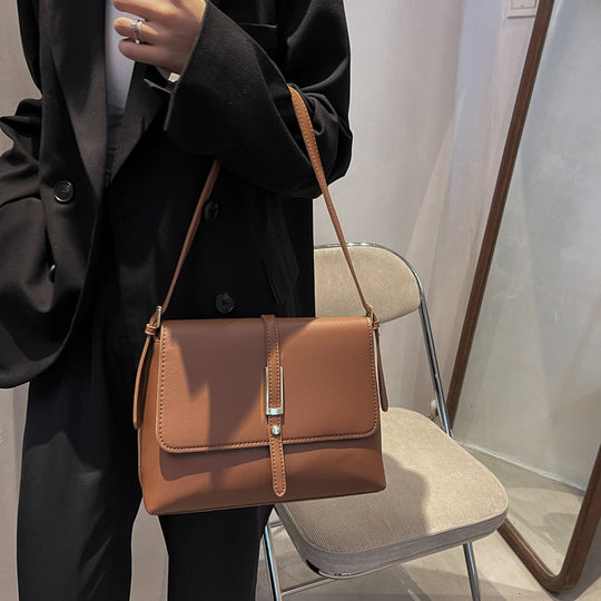 Damen elegante Umhängetasche mit hochwertiger Metallverzierung Nord Taschen