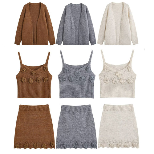 Damen Dreiteiliges Strickset mit offener Cardigan, Spaghettitop mit dreidimensionalen Blüten und tailliertem Rock Nord Taschen