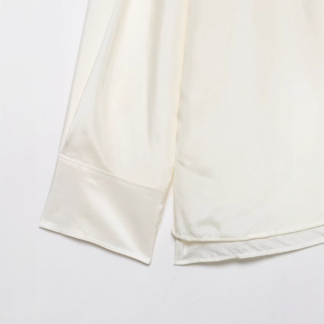 Damen Oversize-Seidenbluse mit Stehkragen und verdeckter Knopfleiste Nord Taschen