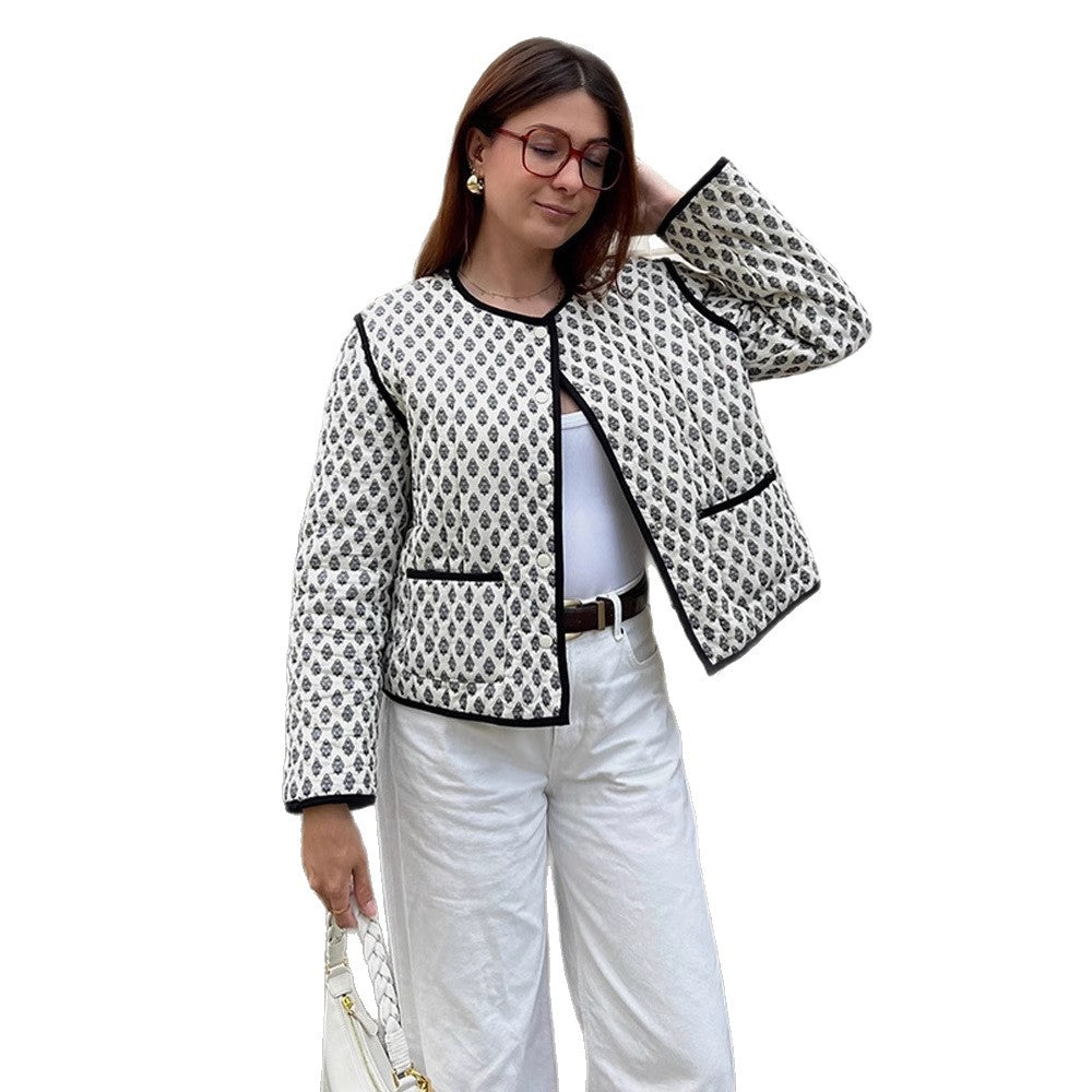 Damen gesteppte Kurzjacke mit Allover-Muster und kontrastierender Paspel Nord Taschen