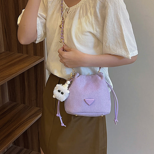 Damen Damen Umhängetasche aus hochwertigem Wildleder mit elegantem Kettengriff Nord Taschen