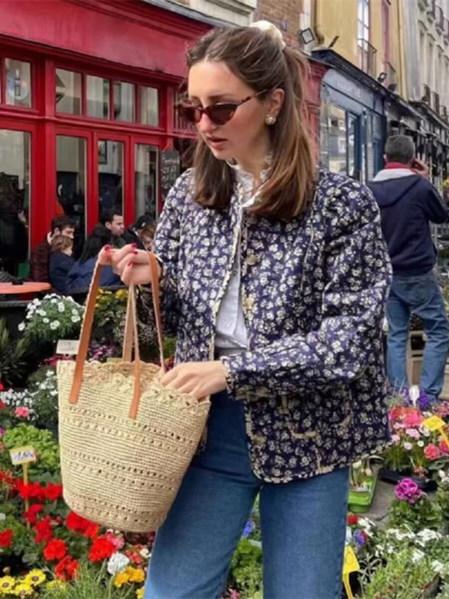 Damen Steppjacke mit floralem Allover‑Muster, rundem Ausschnitt und aufgesetzten Taschen Nord Taschen